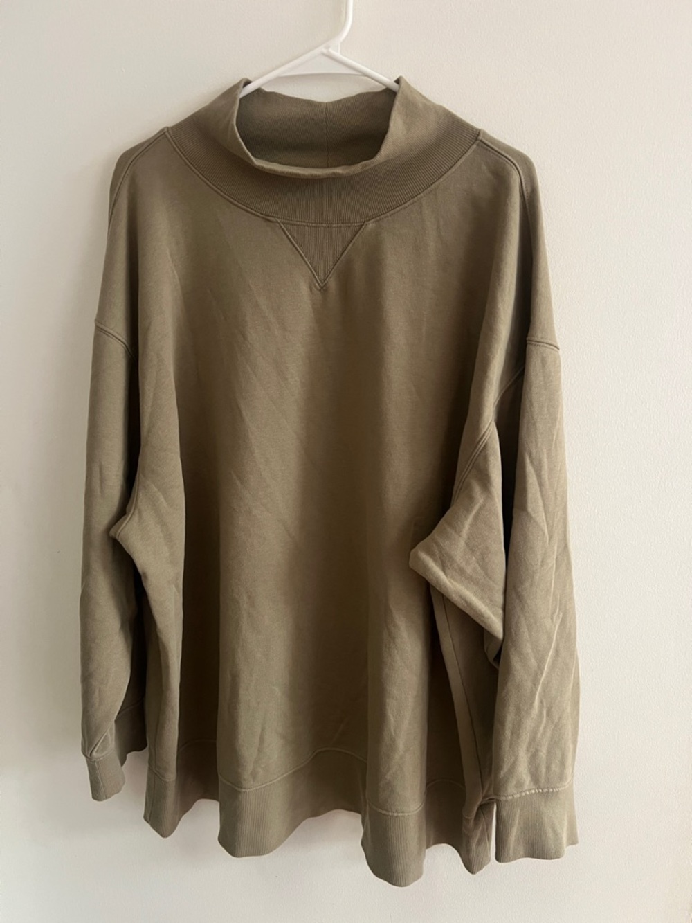 Universal Thread Men's Turtleneck Sweatshirt - Olive Green